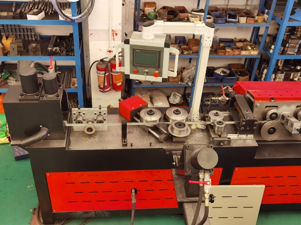 angle steel forming and punching machine-4.jpg