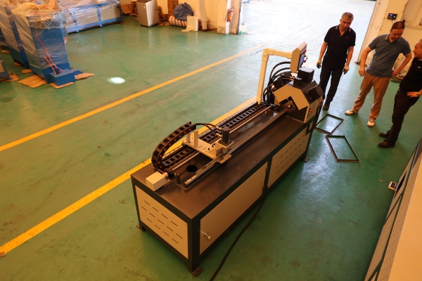 angle steel punching and cutting-7.jpg