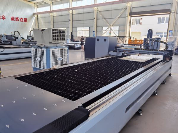laser cutting machine.jpg