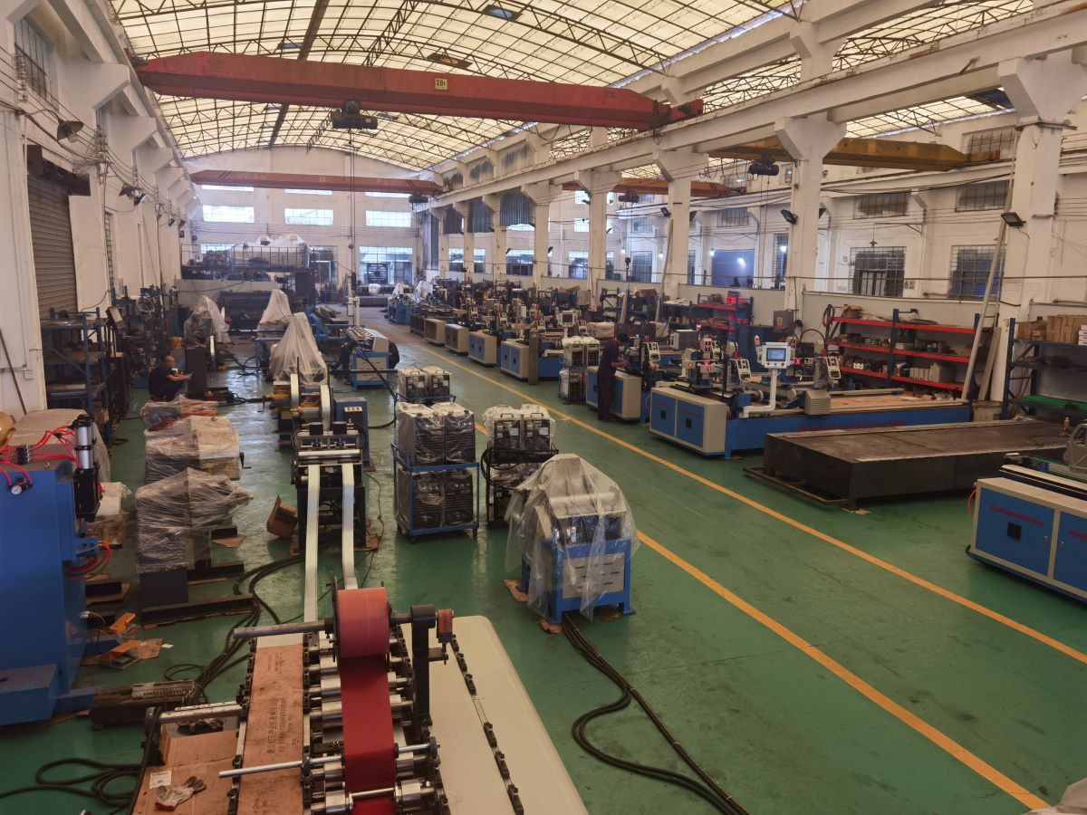 welding machine for Angle steel.jpg