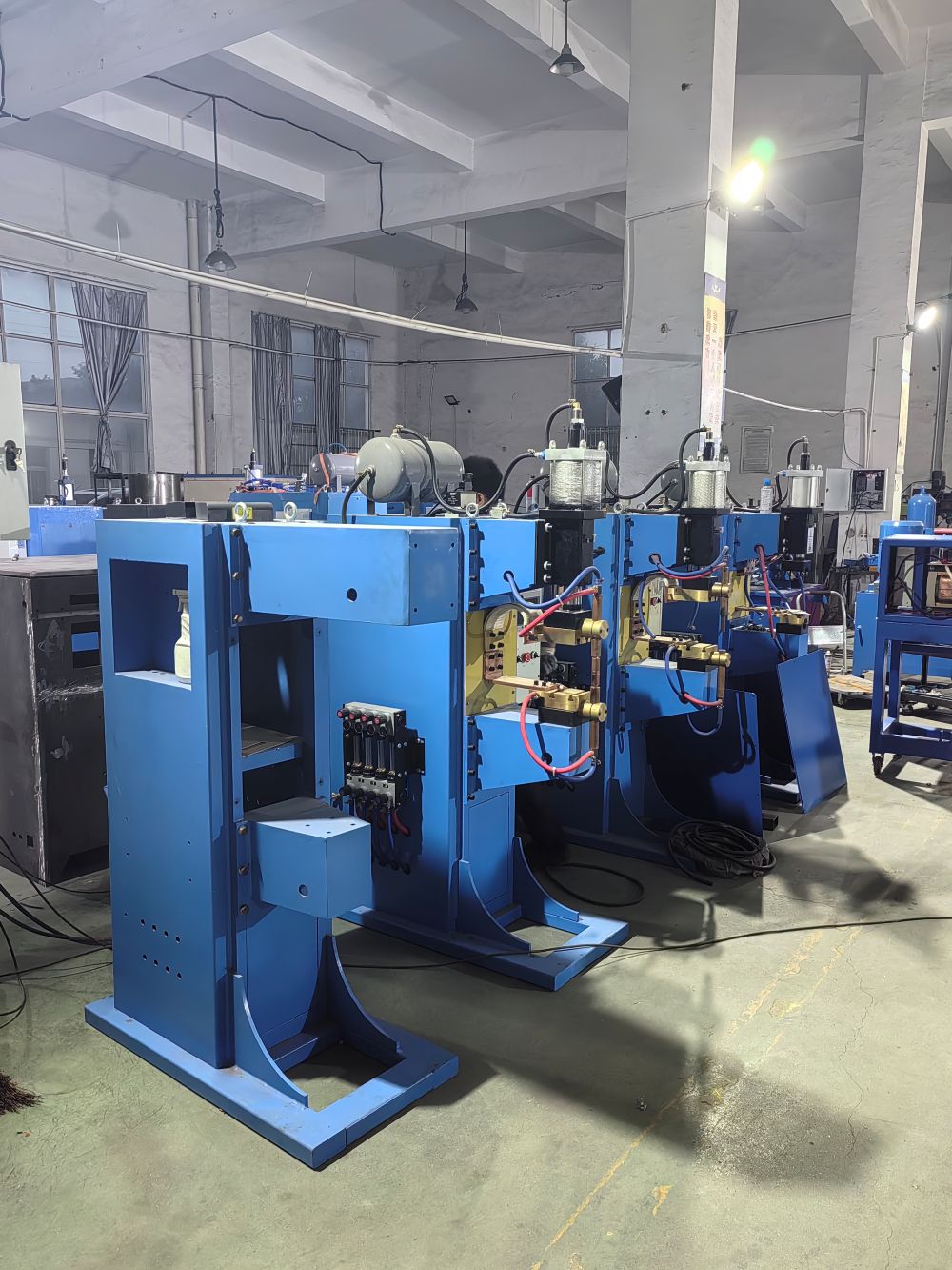 spot welder-4.jpg spot welder-4.jpg