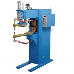 Spot welder for round pipe